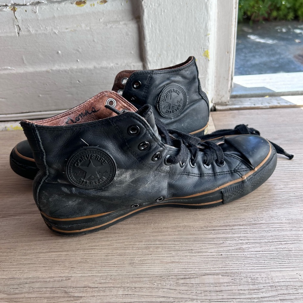 Black leather converse